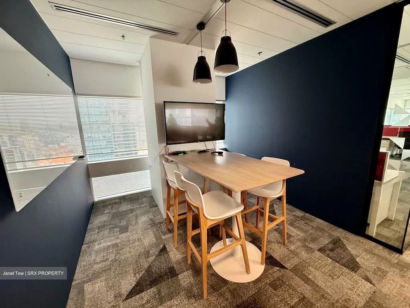 Gateway West (D7), Office #587569371